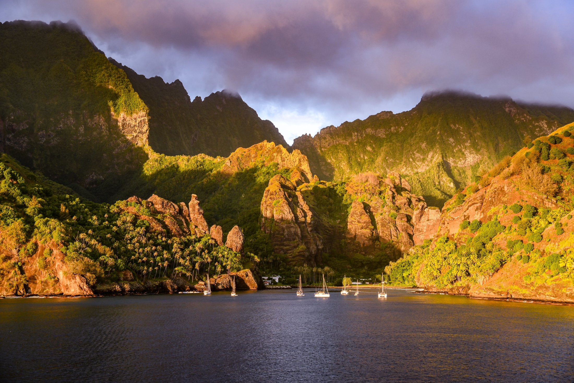 Fatu Hiva - Baie des Vierges, Marquises